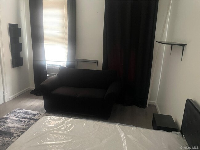 Photo - 135 5th Ave