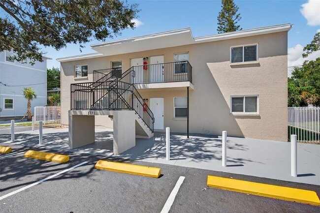 Photo - 1771 Russell St S Unit 4