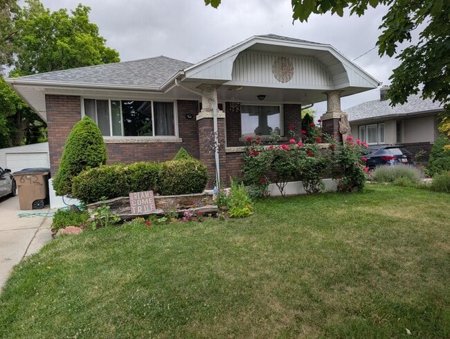 Building Photo - 642 Browning Ave
