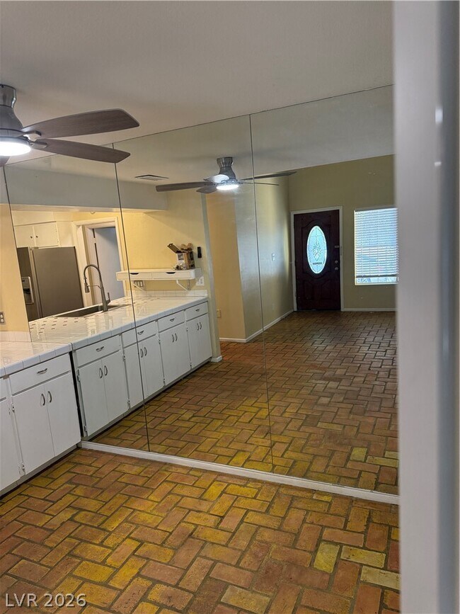 Photo - 1390 Hialeah Dr Unidad A