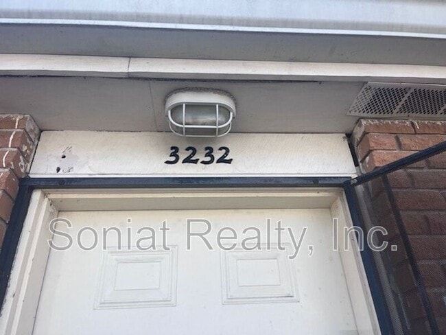 Photo - 3232 St Philip St