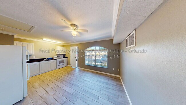 2224 Fan Palm Dr