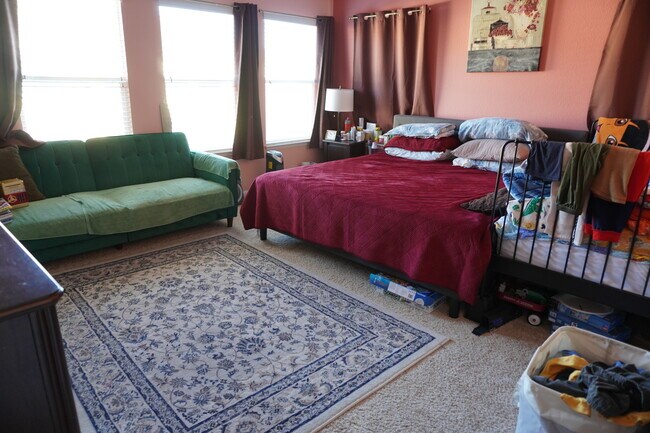 Photo - 10005 Albion Rd