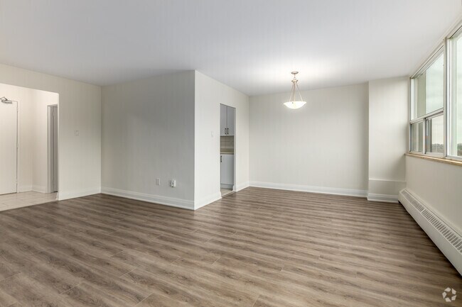 2BR, 1BA - 980SF - Dining/Living Room