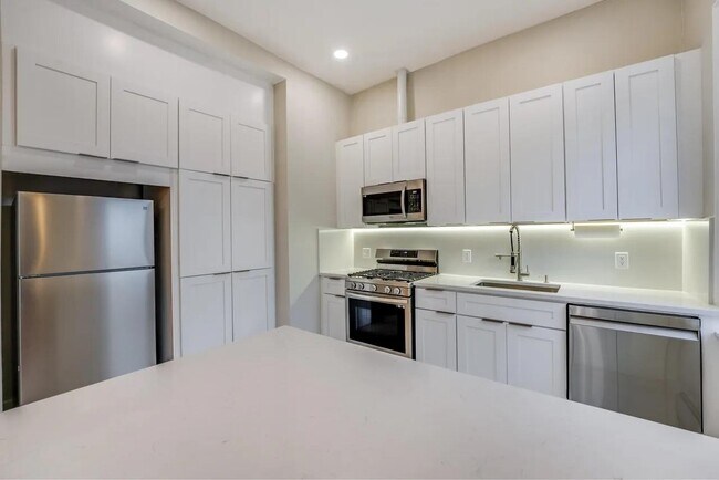 Photo - 3302 Palisade Ave Unit 2