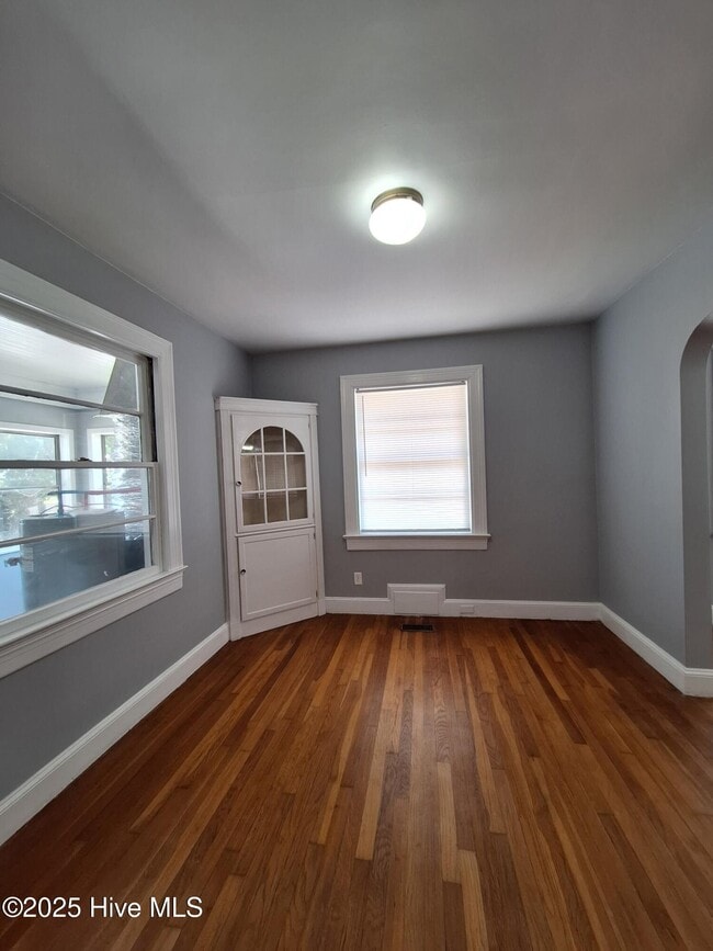 Photo - 2409 S Memorial Dr