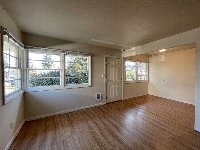 Photo - Charming 1 bedroom available in Woodlawn Unit #29