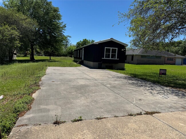 Photo - 1915 W Sealy St