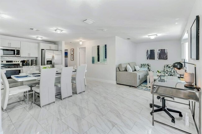 Photo - 211 SW 4 Ave