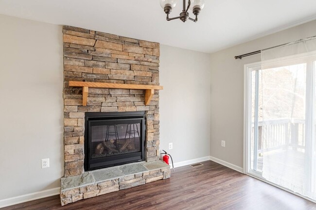 Photo - 301 Rollason Dr