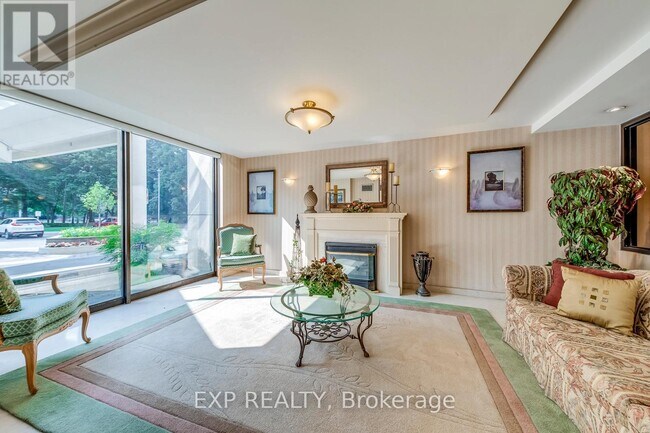 Photo - 3700 Kaneff Crescent Unité 1705