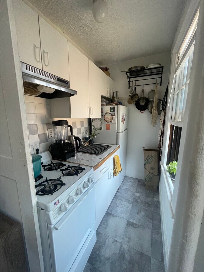 Photo - 56 S Russell St Unidad 2