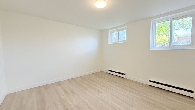 Photo - 359 Hilton Ave Unit 5