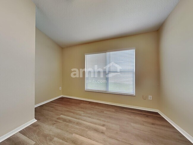 Photo - 9312 Hidden Water Cir