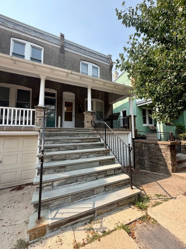 Photo - 15 W Abington Ave