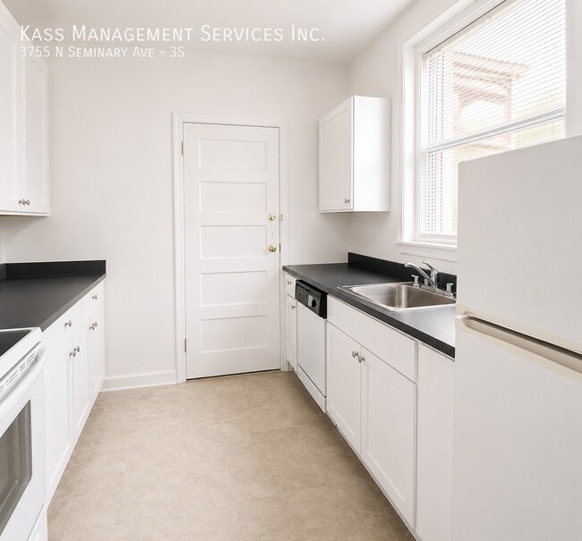 3755 N Seminary Ave Unit 3S