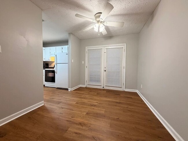 Photo - 205-207 Rustwood Dr Rustwood Dr Unit 207