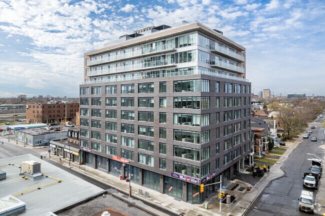 Building Photo - 46 Flora