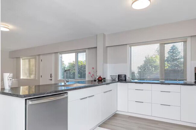 Photo - 2050 27th St Unit ID1316247P