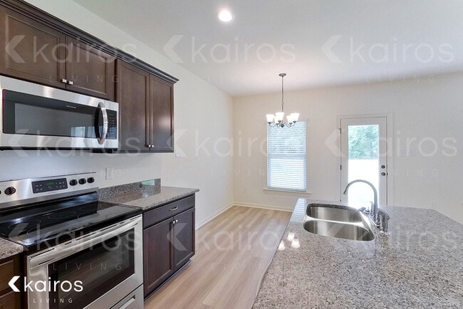 Photo - 207 Foggy Ln