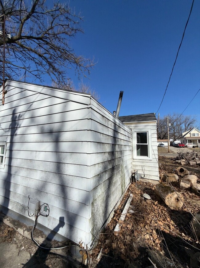 Photo - 1971 E Cantrell St