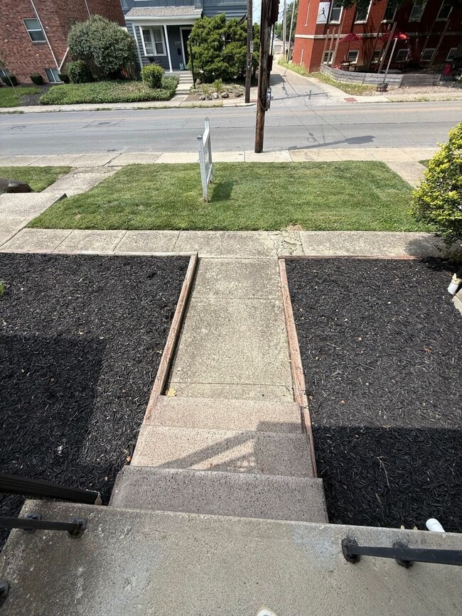 Photo - 2112-2120 Indianola Ave. Unit 2118