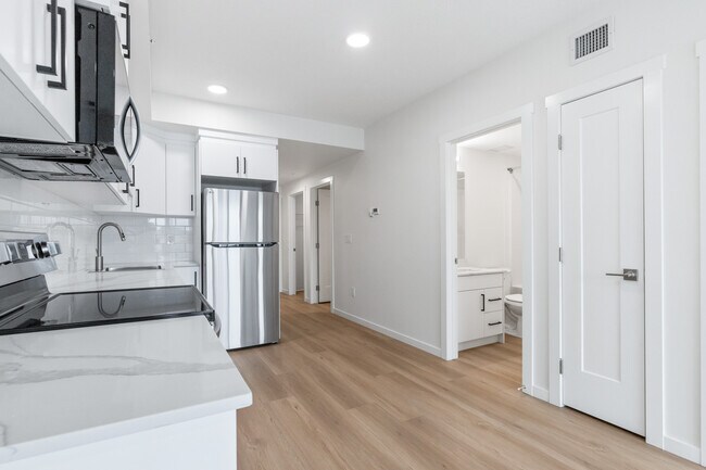 Photo - 10830-10114 114 St NW Unit 101