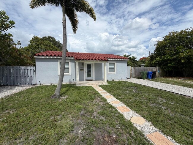 Building Photo - 1508 NW 1st Ave