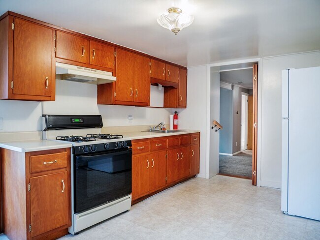Building Photo - 427 Delaware Ave Unit 1
