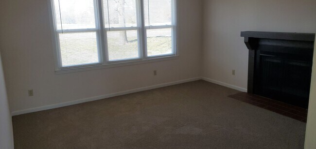 Photo - 306 W Southampton Dr Unit 3