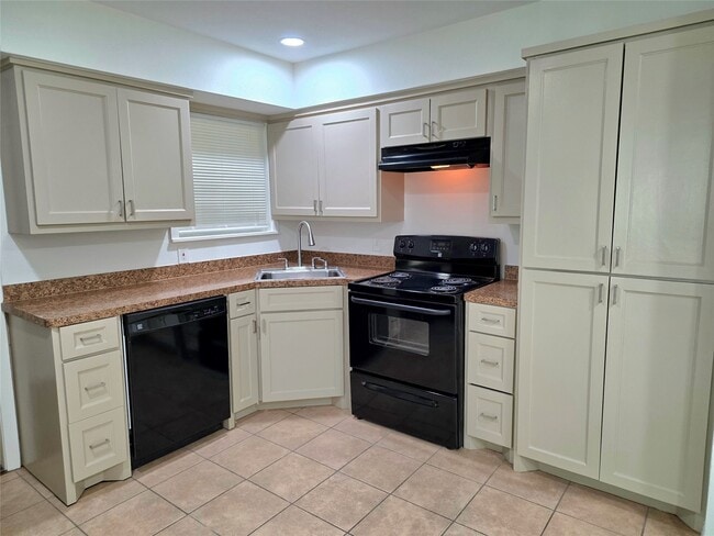 Photo - 6414 Granite St