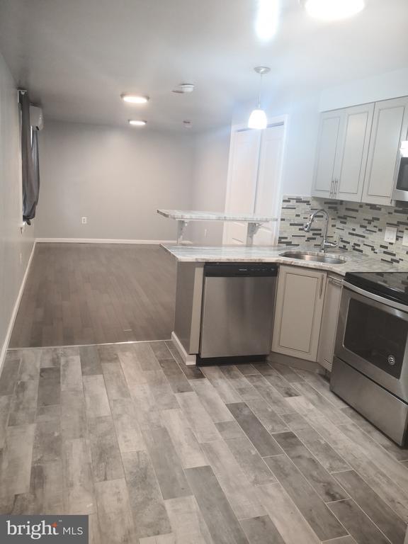 Building Photo - 600 N 11th St Rental