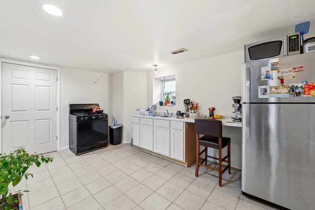 Photo - 1637 S St Louis Ave