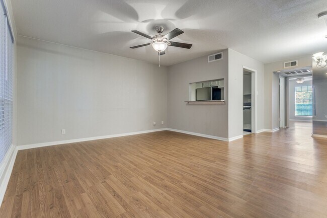 Photo - BEAUTIFUL ALAMO HEIGHTS CONDOMINIUM AT THE GEORGIAN Unit 207