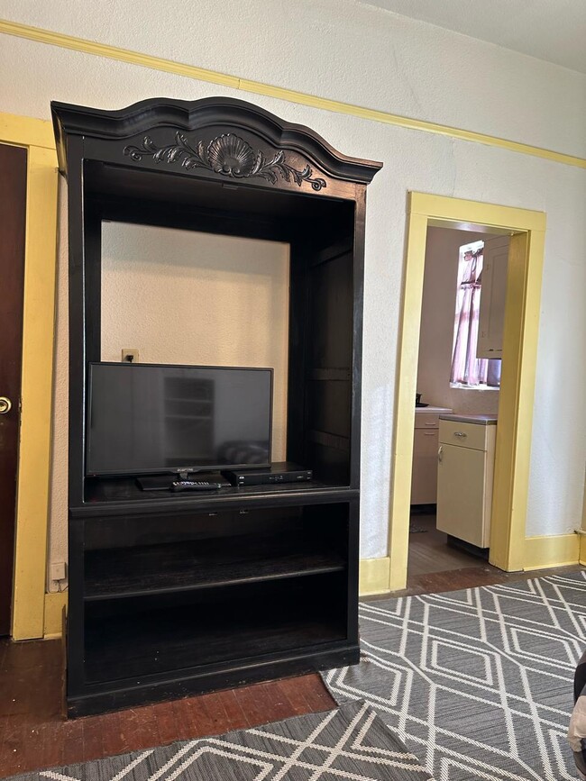 Photo - 517 Sullivan St Unit 3