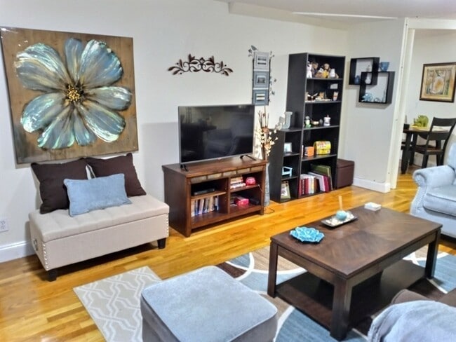 Photo - 1482 Beacon St Unidad B5