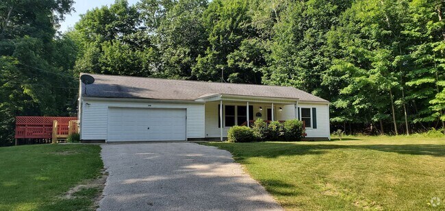 Building Photo - 4 Bedroom Parsonage Property 1 Mile to Fra... Rental
