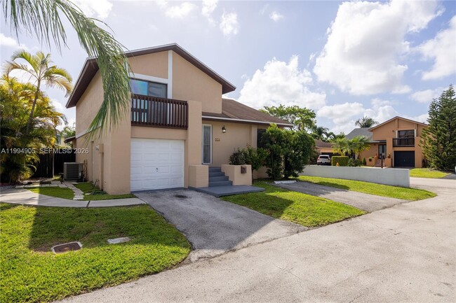 Photo - 914 NW 106th Ave Cir