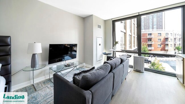 Building Photo - 4611 N Broadway Rental