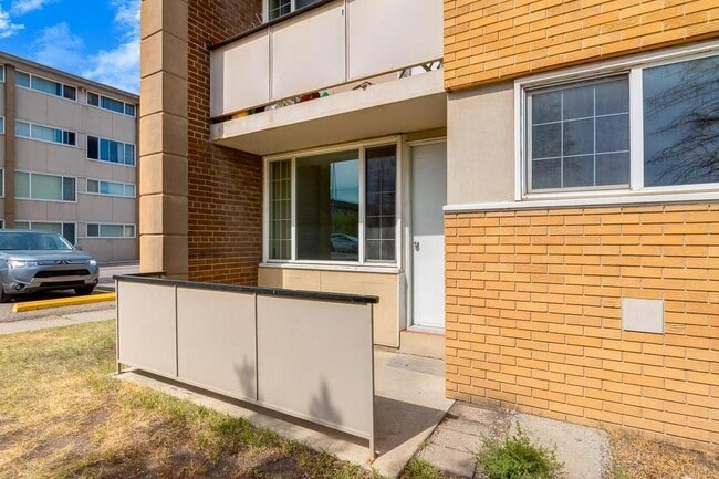 Photo - Hillsboro Place