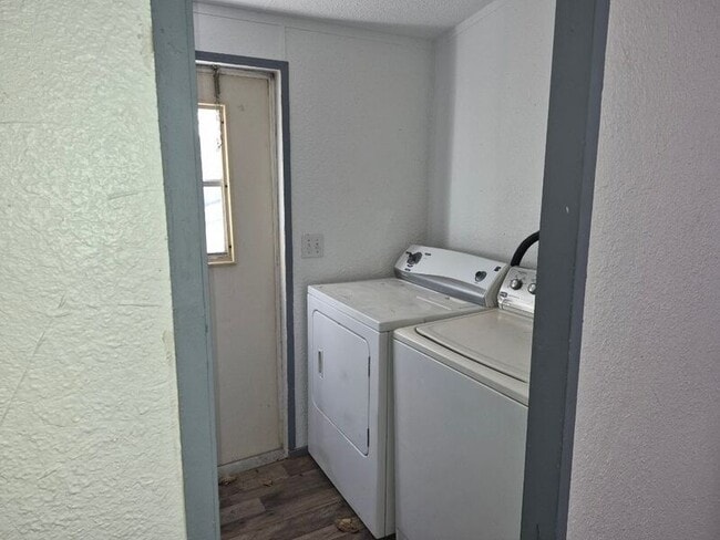 Photo - 209 S Avenue