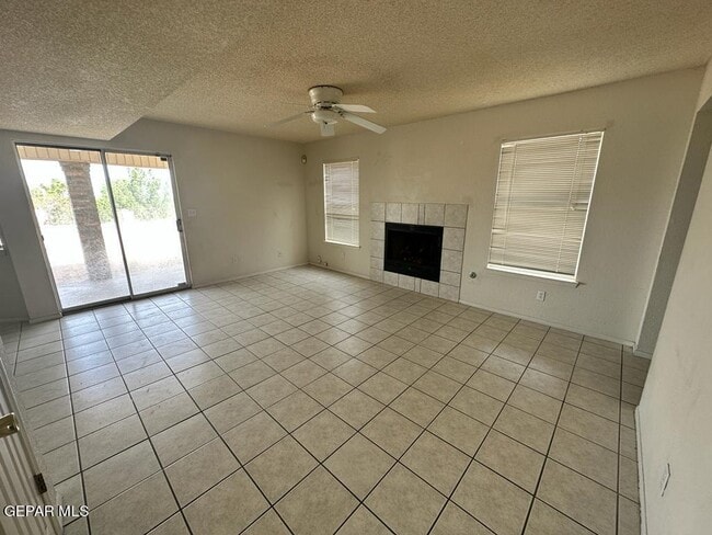 Photo - 1411 Luz De Camino Way