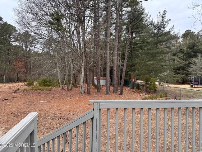 702 Cassville Rd