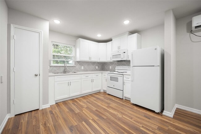 Photo - 2816 Woodard St