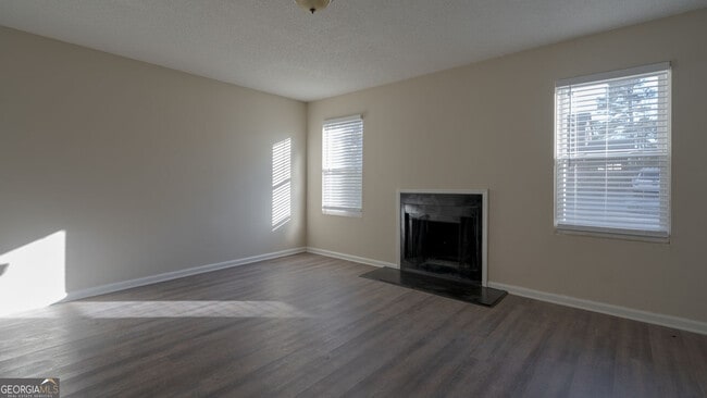 Photo - 6218 Creekford Ln