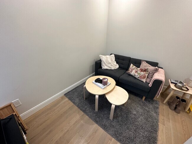 Photo - 16 Lanark Rd