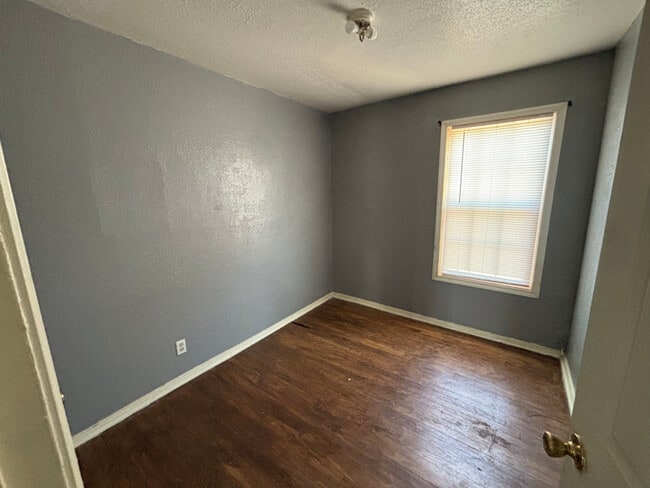 Photo - 509 Chris Ave