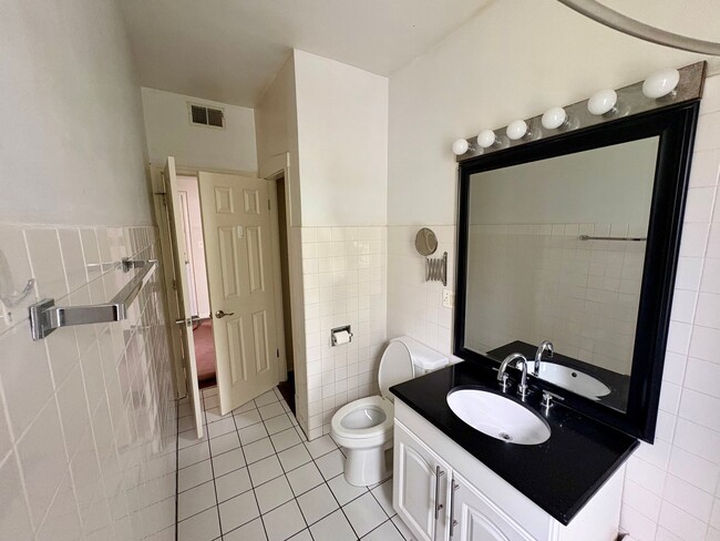 Photo - 3547 W Dickens Ave Unidad 1