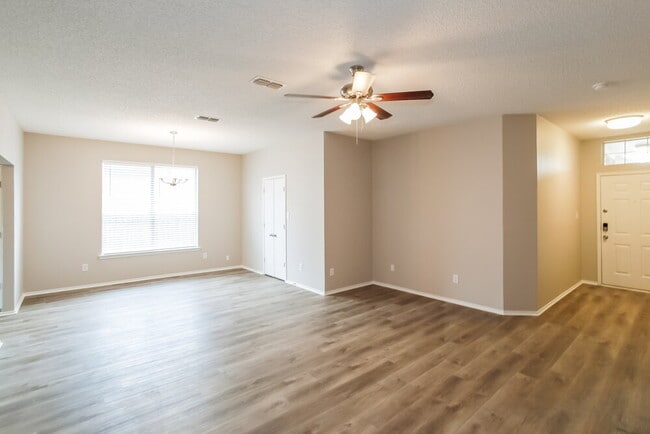 Photo - 7213 Park Creek Cir W