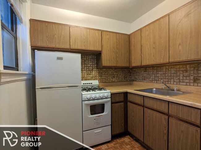 Photo - 739 W Belmont Ave Unit 411